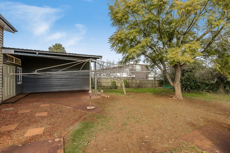 Photo - 31 Mcintyre Street, Centenary Heights QLD 4350 - Image 12