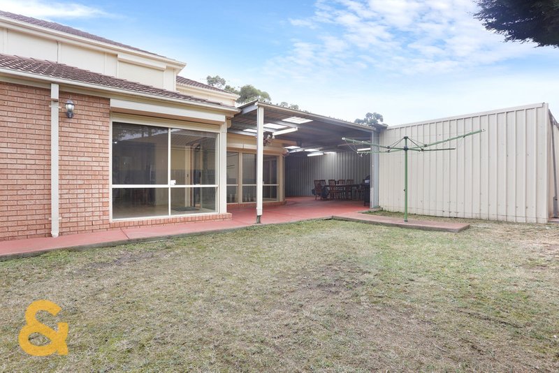 Photo - 31 Mckenzie Crescent, Roxburgh Park VIC 3064 - Image 11