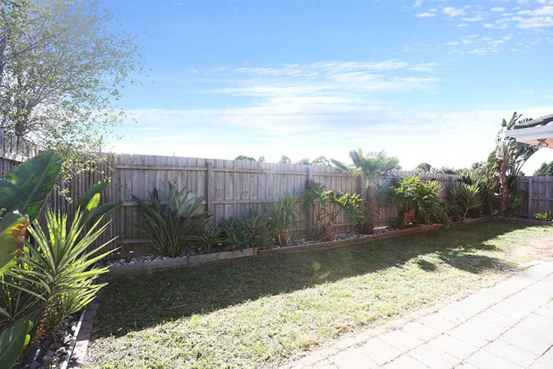 Photo - 31 Mckeown Crescent, Roxburgh Park VIC 3064 - Image 8