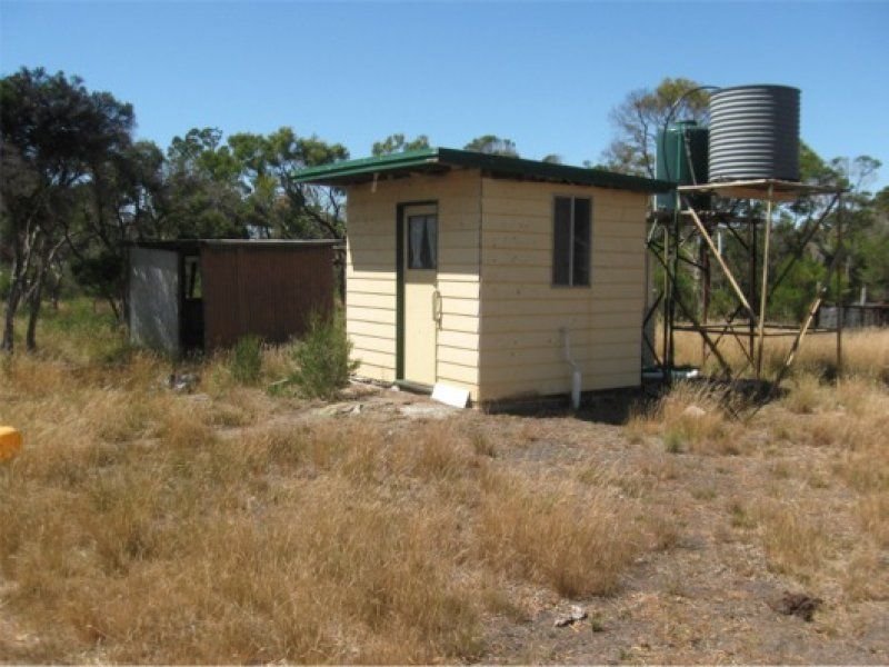 Photo - 31 Mcloughlins Beach Road, Mcloughlins Beach VIC 3874 - Image 5