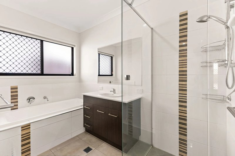 Photo - 31 Meadows Circuit, Bellbird Park QLD 4300 - Image 2