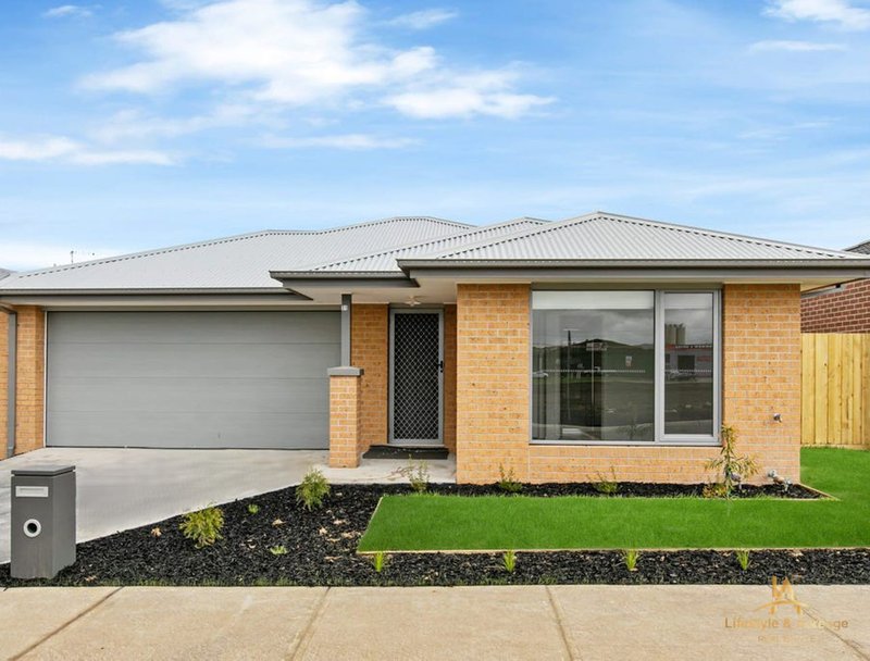 Photo - 31 Merlot Road, Pakenham VIC 3810 - Image 1