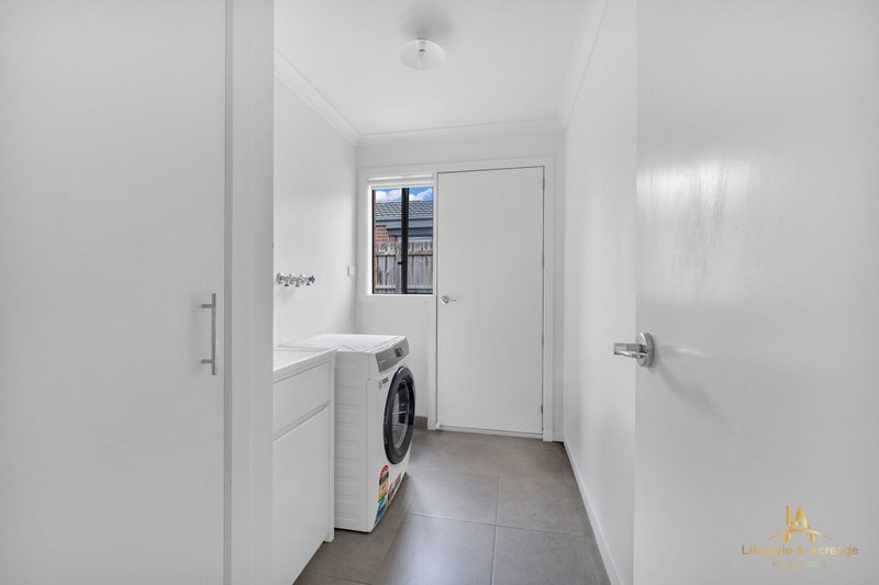 Photo - 31 Merlot Road, Pakenham VIC 3810 - Image 18