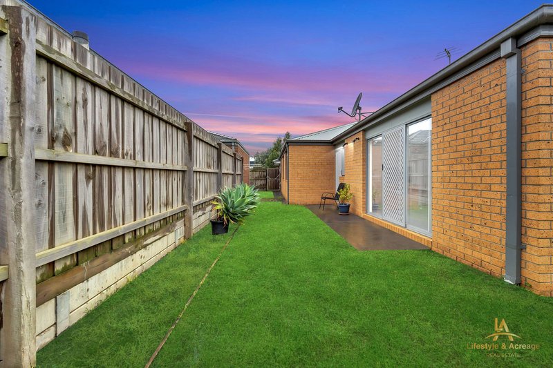Photo - 31 Merlot Road, Pakenham VIC 3810 - Image 20