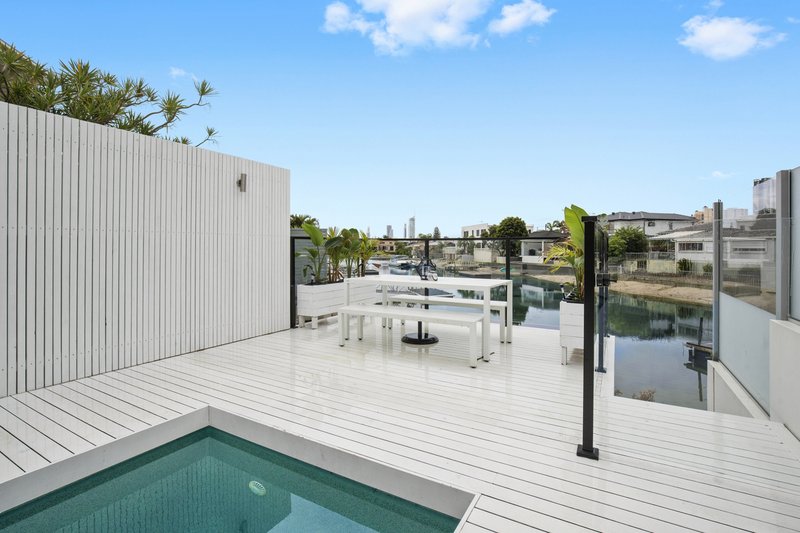 Photo - 31 Merrimac Boulevard, Broadbeach Waters QLD 4218 - Image 3