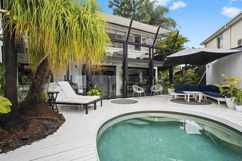 Photo - 31 Merrimac Boulevard, Broadbeach Waters QLD 4218 - Image 4