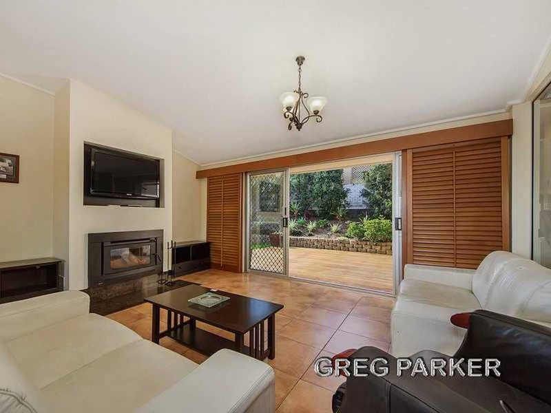 Photo - 31 Milparinka Terrace, Ashmore QLD 4214 - Image 6
