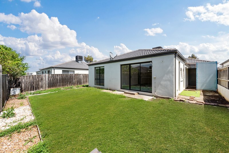 Photo - 31 Mimosa Way, Burnside Heights VIC 3023 - Image 10