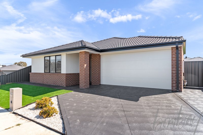 Photo - 31 Molesworth Crescent, Donnybrook VIC 3064 - Image 3