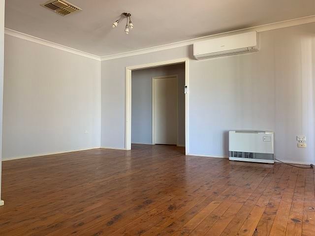 Photo - 31 Monaghan Street, Cobar NSW 2835 - Image 2