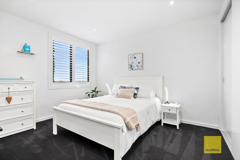 Photo - 31 Montpellier Drive, Highton VIC 3216 - Image 11