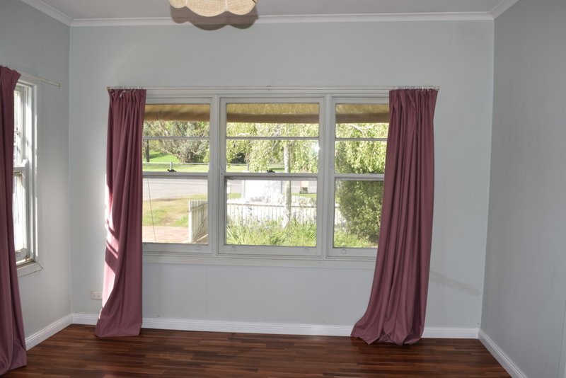 Photo - 31 Myrtle Street, Myrtleford VIC 3737 - Image 6