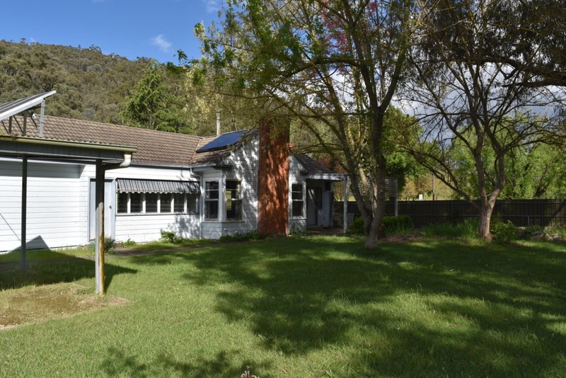 Photo - 31 Myrtle Street, Myrtleford VIC 3737 - Image 11