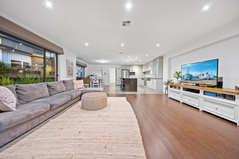 Photo - 31 Neil Harris Crescent, Forde ACT 2914 - Image 3