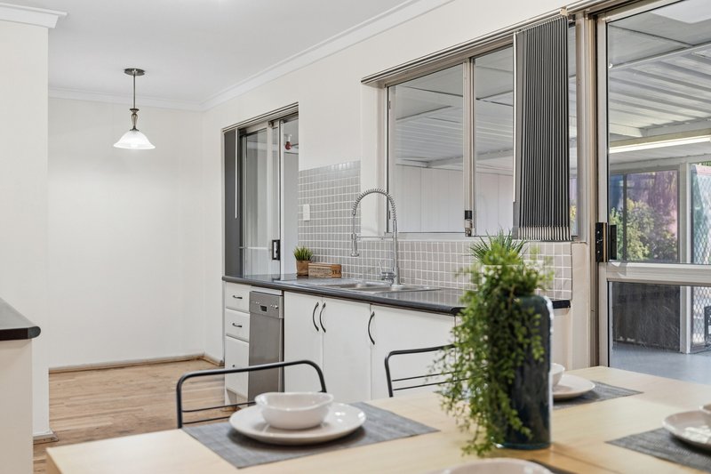 Photo - 31 Nethercott Street, Huntingdale WA 6110 - Image 15