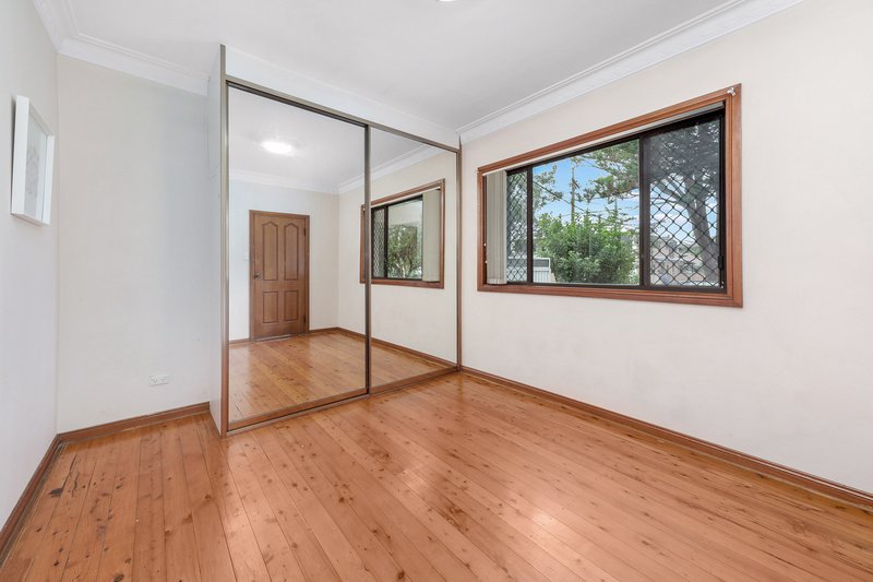 Photo - 31 Nirimba Avenue, Narwee NSW 2209 - Image 4