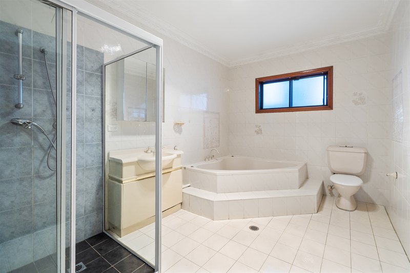 Photo - 31 Nirimba Avenue, Narwee NSW 2209 - Image 9