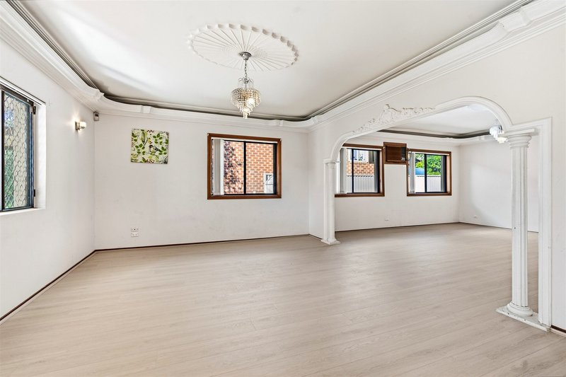 Photo - 31 Nirimba Avenue, Narwee NSW 2209 - Image 3