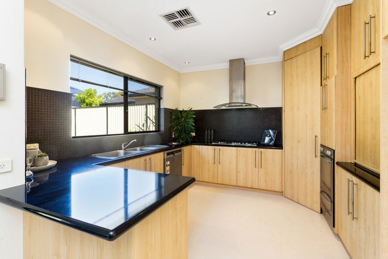 Photo - 31 Noalimba Crescent, Bateman WA 6150 - Image 3