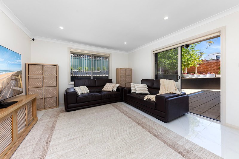 Photo - 31 Nolan Avenue, Engadine NSW 2233 - Image 6