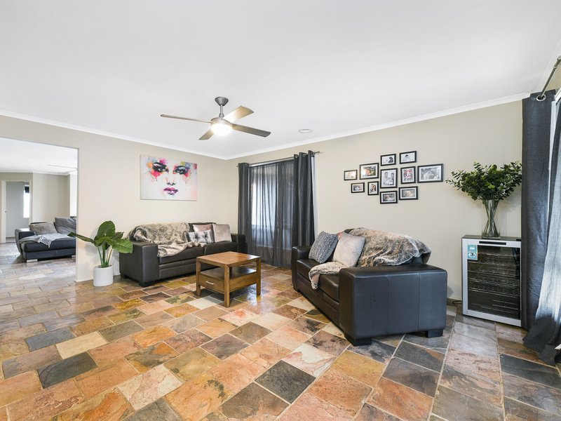 Photo - 31 Oakleaf Place, Narre Warren South VIC 3805 - Image 15