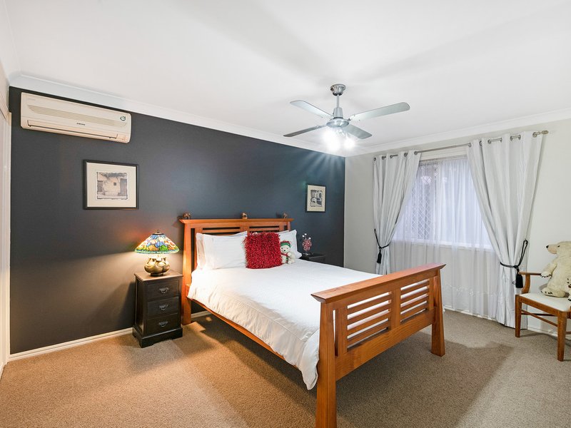 Photo - 31 Oakley Street, Carindale QLD 4152 - Image 13