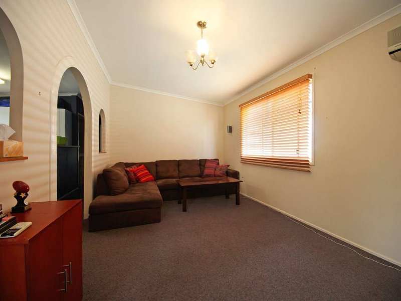 Photo - 31 O'Connell Street, Redcliffe QLD 4020 - Image 3