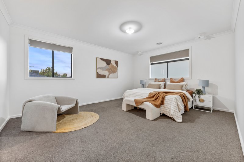 Photo - 31 Oresund Street, Craigieburn VIC 3064 - Image 7