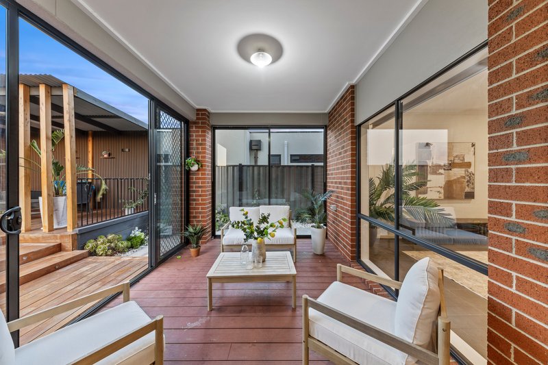 Photo - 31 Oresund Street, Craigieburn VIC 3064 - Image 17