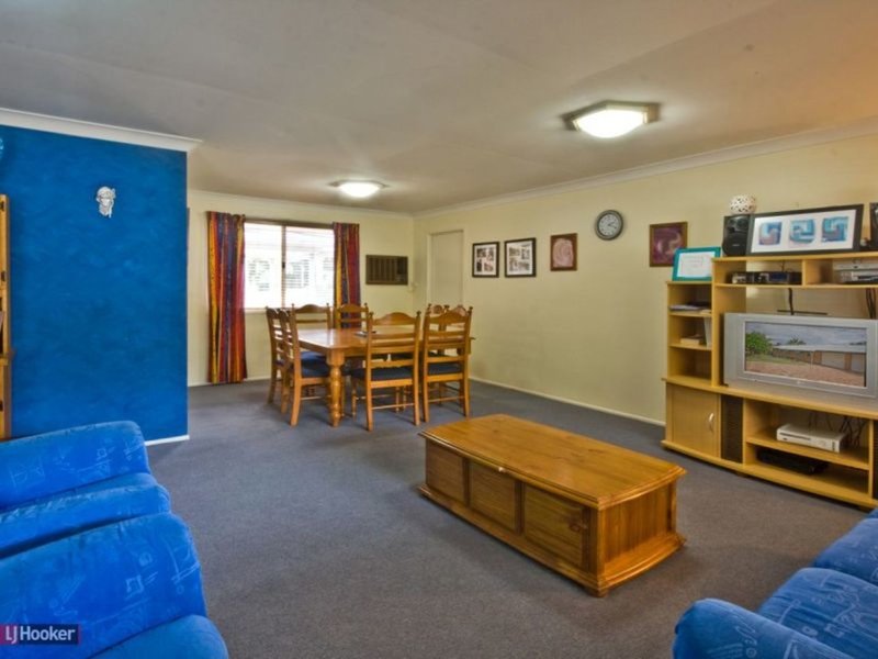 Photo - 31 Owens Street, Boronia Heights QLD 4124 - Image 3