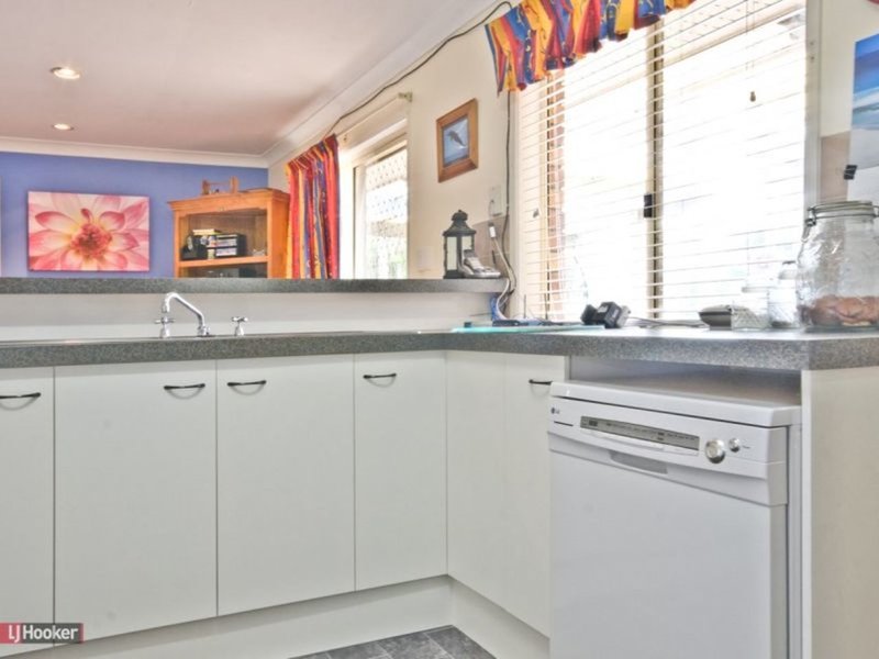 Photo - 31 Owens Street, Boronia Heights QLD 4124 - Image 5