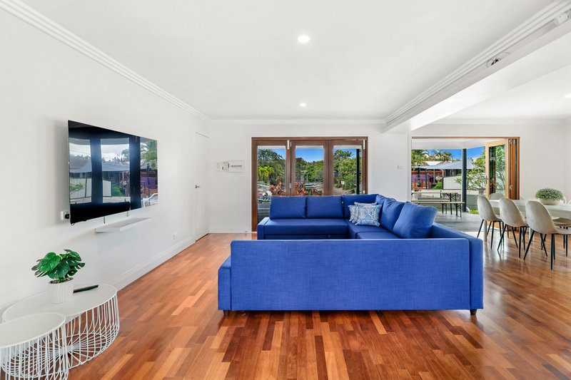 Photo - 31 Pacific Boulevard, Broadbeach Waters QLD 4218 - Image 12