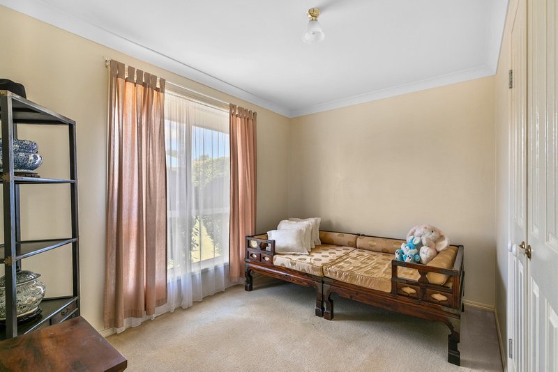 Photo - 31 Paddington Court, Middle Ridge QLD 4350 - Image 9