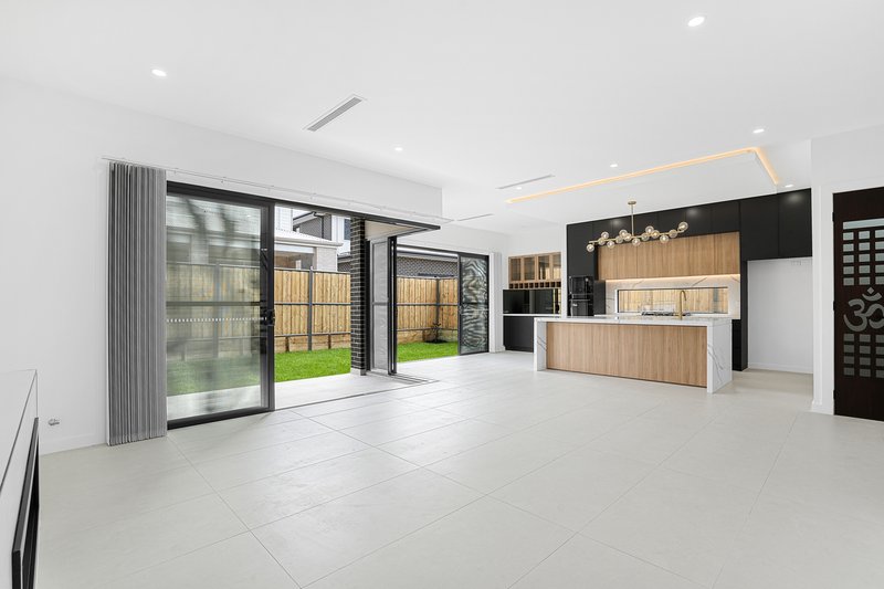 Photo - 31 Parkside Avenue, Box Hill NSW 2765 - Image 10
