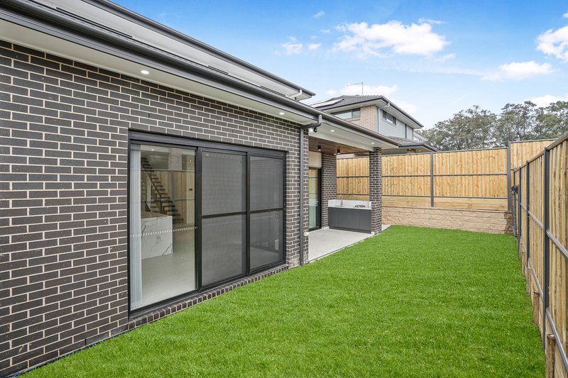 Photo - 31 Parkside Avenue, Box Hill NSW 2765 - Image 25