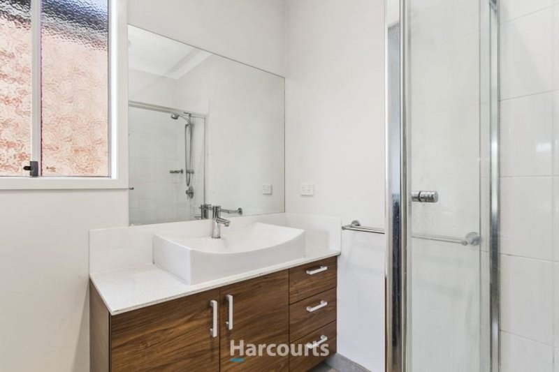 Photo - 31 Paxford Drive, Cranbourne North VIC 3977 - Image 7