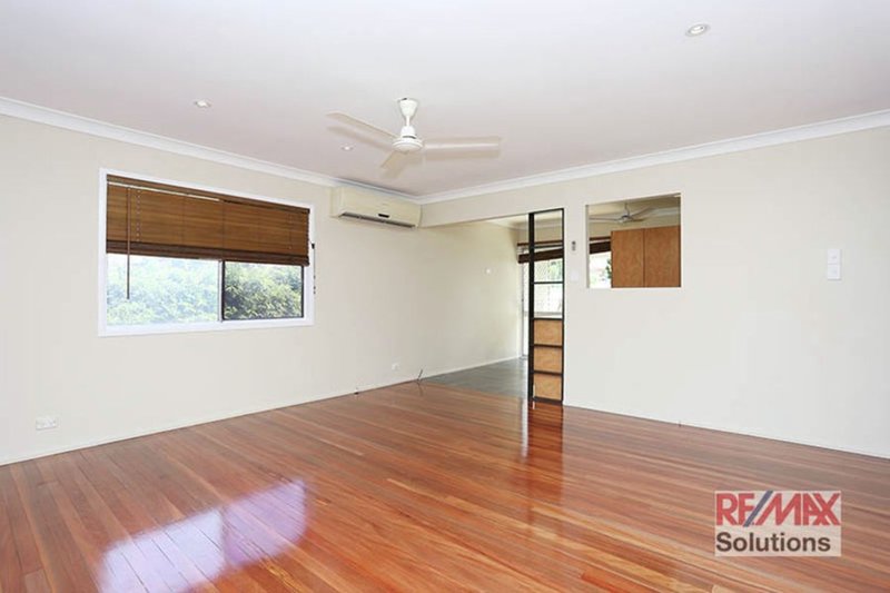 Photo - 31 Peter Street, Strathpine QLD 4500 - Image 3