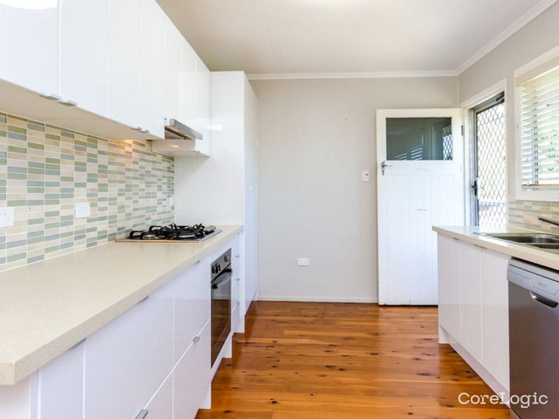 Photo - 31 Pike Crescent, Toolooa QLD 4680 - Image 3