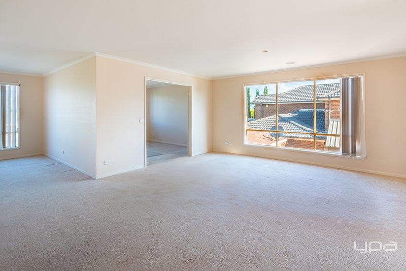 Photo - 31 Pilbara Avenue, Burnside VIC 3023 - Image 11