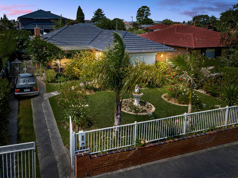 Photo - 31 Pinewood Avenue, Dandenong North VIC 3175 - Image 11