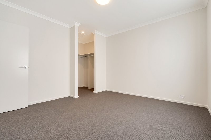 Photo - 31 Pitton Walk, Donnybrook VIC 3064 - Image 5