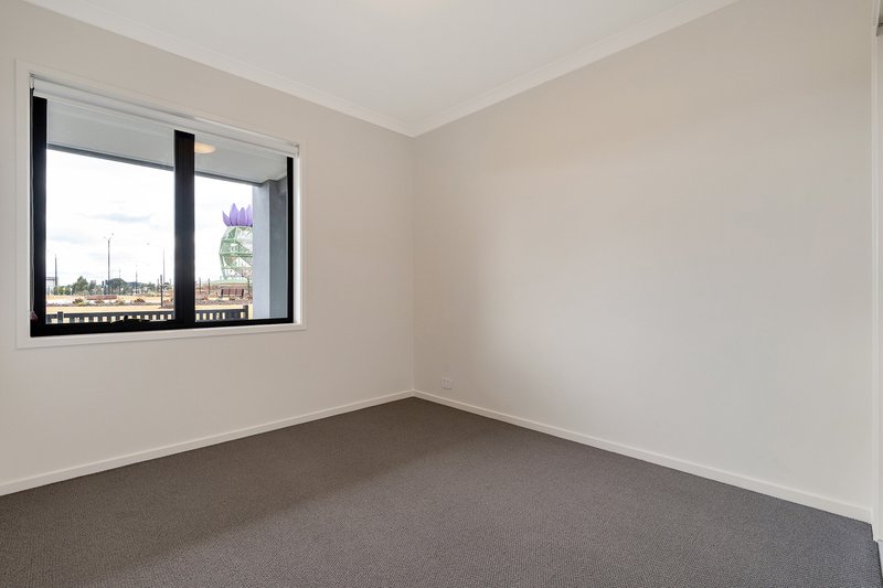 Photo - 31 Pitton Walk, Donnybrook VIC 3064 - Image 8