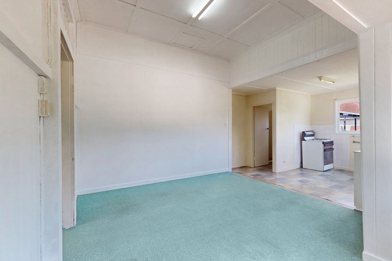 Photo - 31 Plimsoll Street, Greenslopes QLD 4120 - Image 3