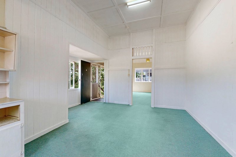 Photo - 31 Plimsoll Street, Greenslopes QLD 4120 - Image 4