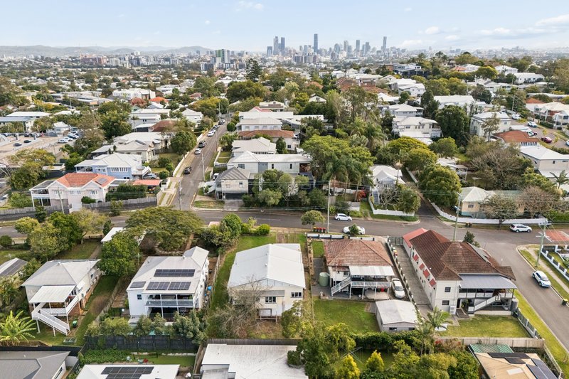 Photo - 31 Plimsoll Street, Greenslopes QLD 4120 - Image 11