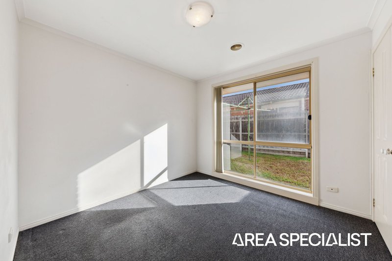 Photo - 31 Pommel Street, Pakenham VIC 3810 - Image 9