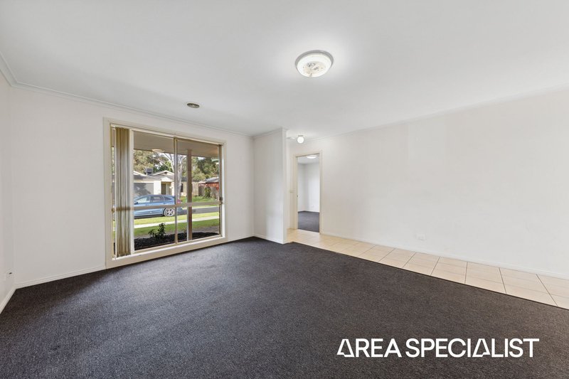 Photo - 31 Pommel Street, Pakenham VIC 3810 - Image 12