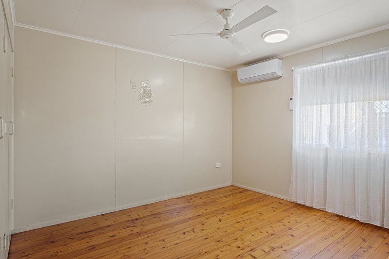 Photo - 31 Proposch Street, Oakey QLD 4401 - Image 7