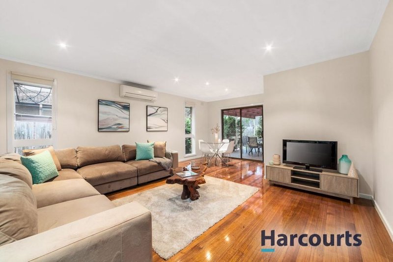 Photo - 31 Raheen Avenue, Wantirna VIC 3152 - Image 2