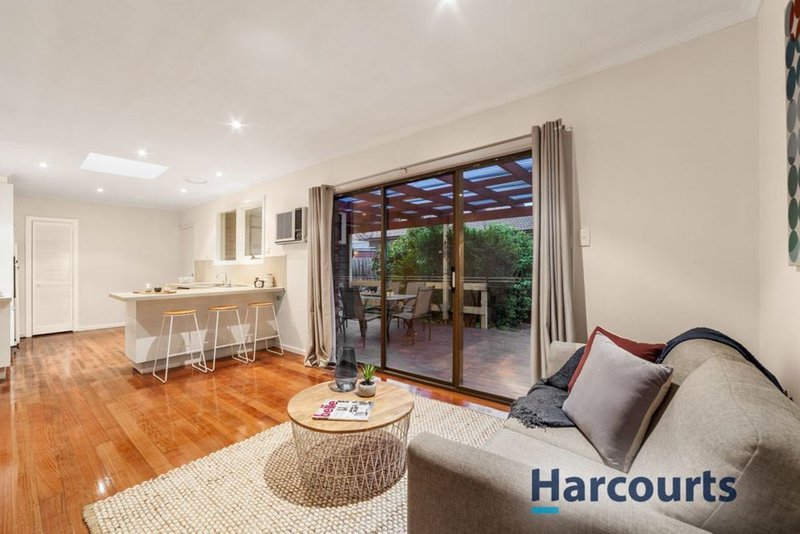 Photo - 31 Raheen Avenue, Wantirna VIC 3152 - Image 3